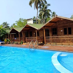Tp Cottages Beach Resort